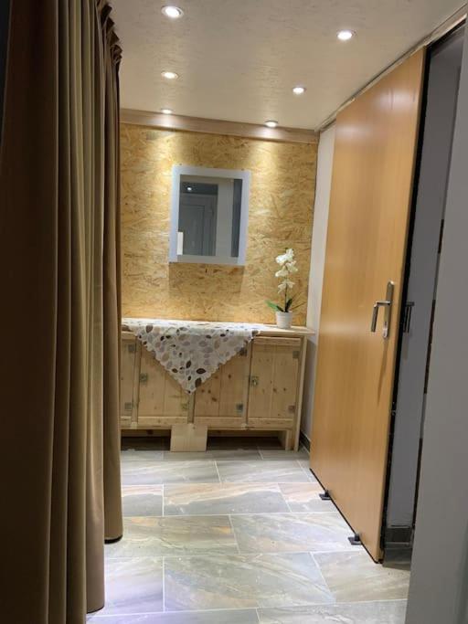 Schoene Moderne & Rustikale Einliegerwohnung Mit Kueche 施拉姆贝格 外观 照片