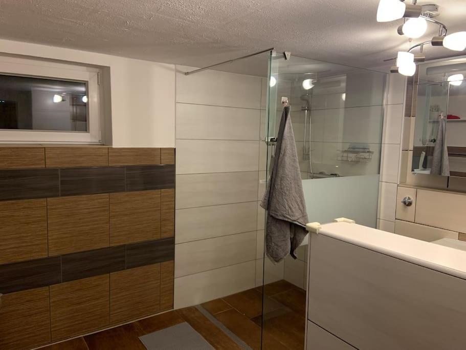Schoene Moderne & Rustikale Einliegerwohnung Mit Kueche 施拉姆贝格 外观 照片