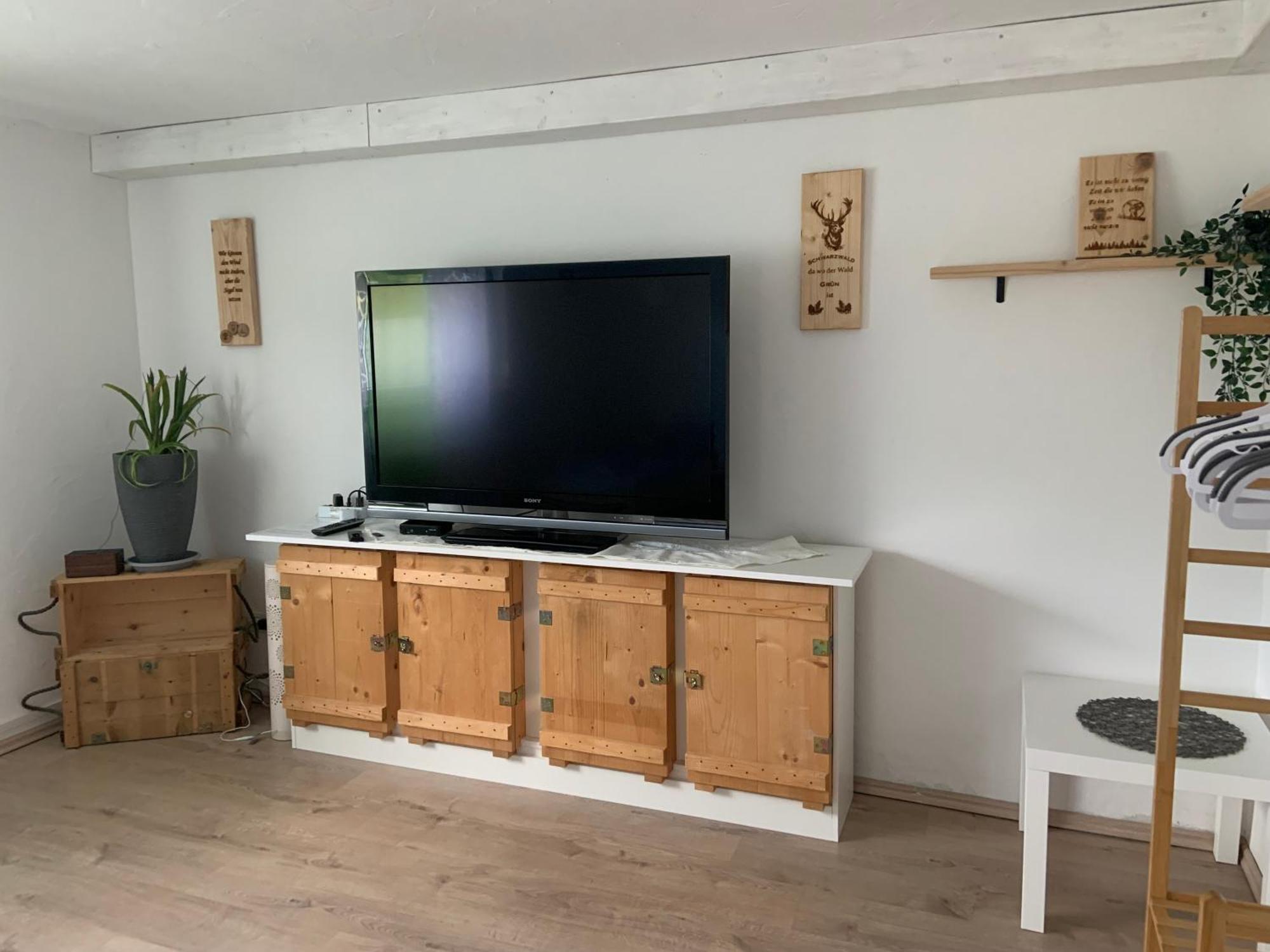 Schoene Moderne & Rustikale Einliegerwohnung Mit Kueche 施拉姆贝格 外观 照片